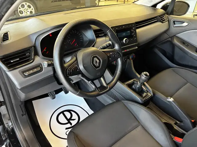 Renault Clio view 9
