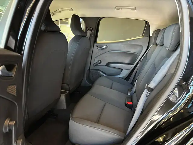 Renault Clio view 11