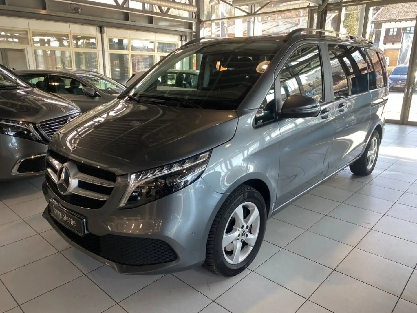 Mercedes-Benz V 300 d Kompakt ED 4M Tisch LED+ AHK ele TÜREN E Grijs - 2