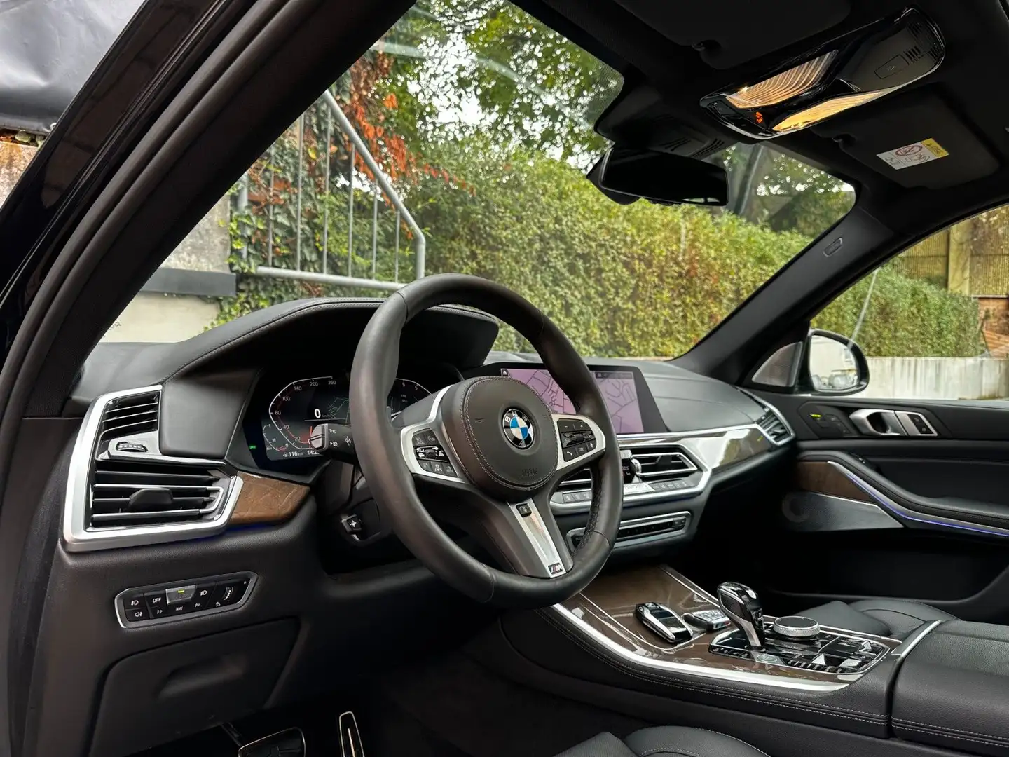BMW X5 xDr40i M Sport PANO*7Sitzer*B&W*Laser*2-Achs Schwarz - 2