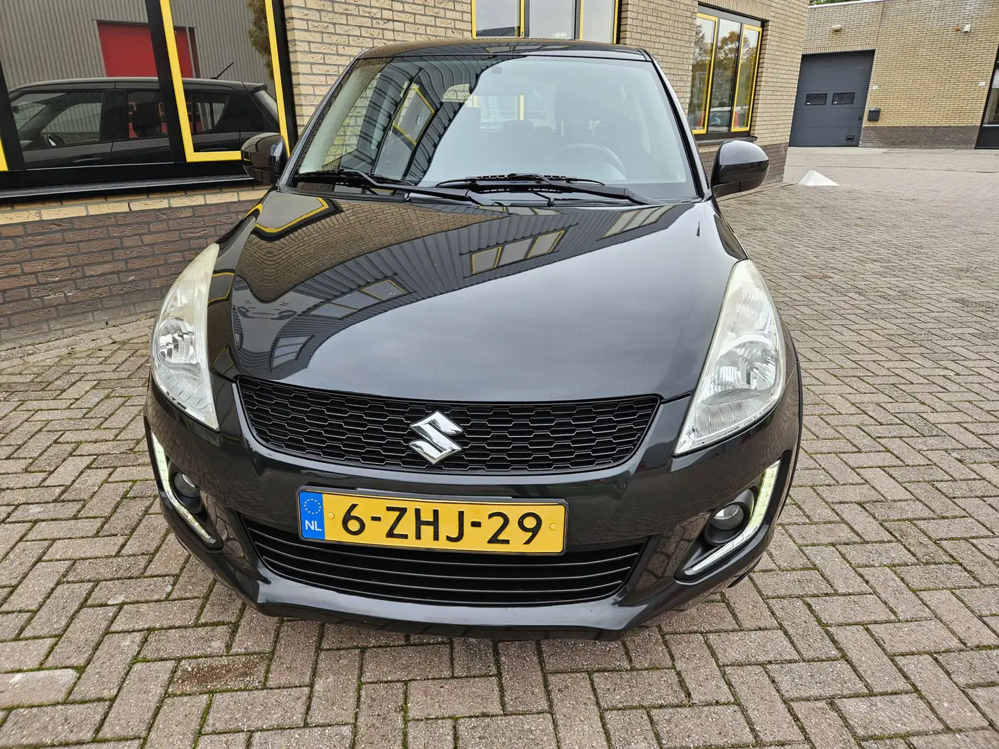 Suzuki Swift 1.2 Dynamic EASSS Zwart - 2