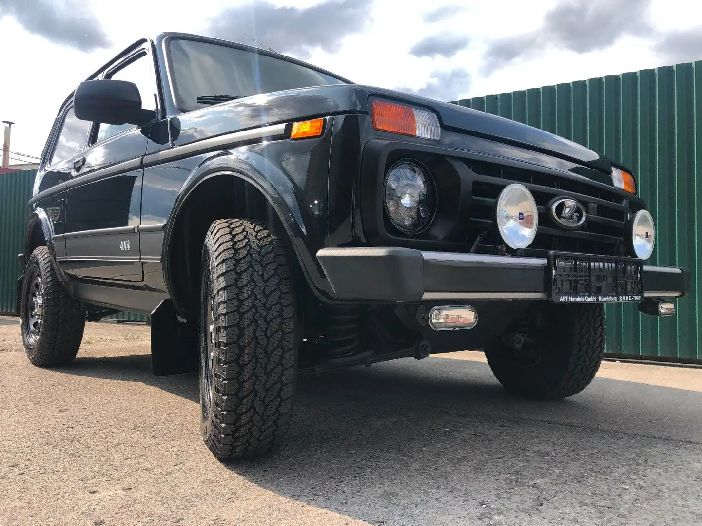 Lada Niva LEGEND "PREMIUM PLUS"! VIP-AUSSTATTUNG! Grün - 1