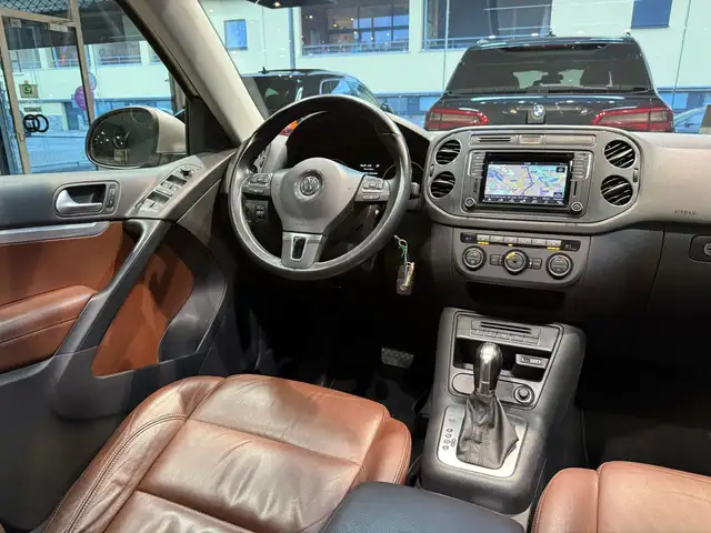 Volkswagen Tiguan view 12