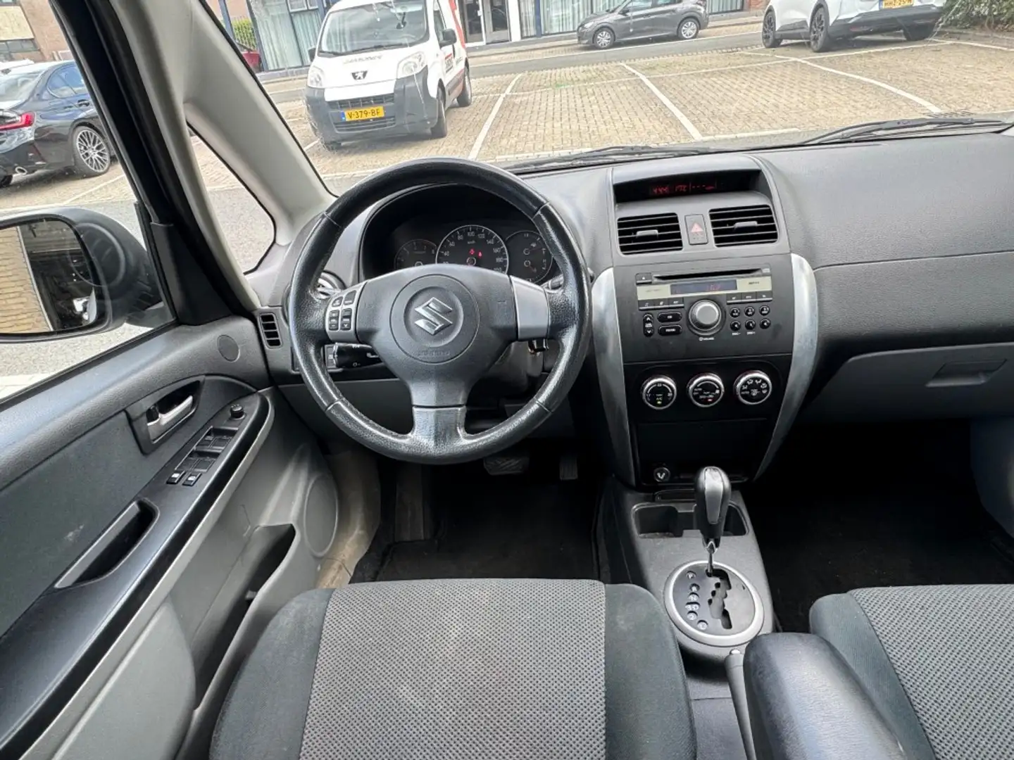 Suzuki SX4 1.6 Exclusive CLIMA LMV PDC KEYLESS NAP N. APK Gris - 2