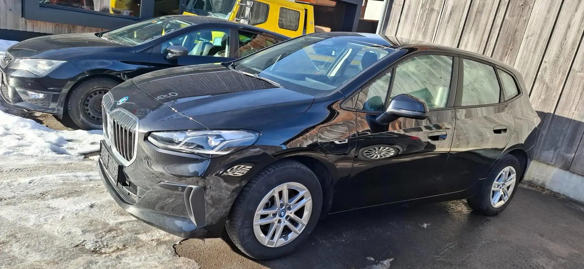 BMW 225 225 e xDrive Noir - 2