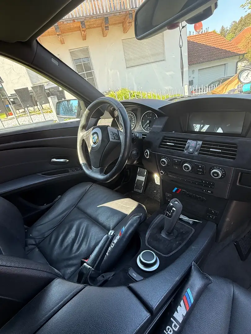 BMW 530 530xd Touring Aut. Grau - 2