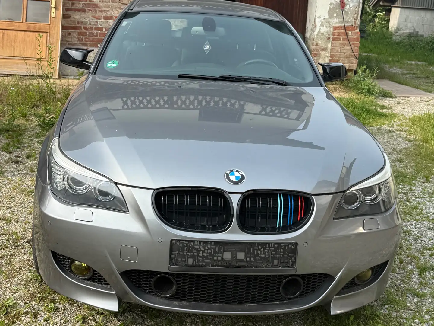 BMW 530 530xd Touring Aut. Grau - 1