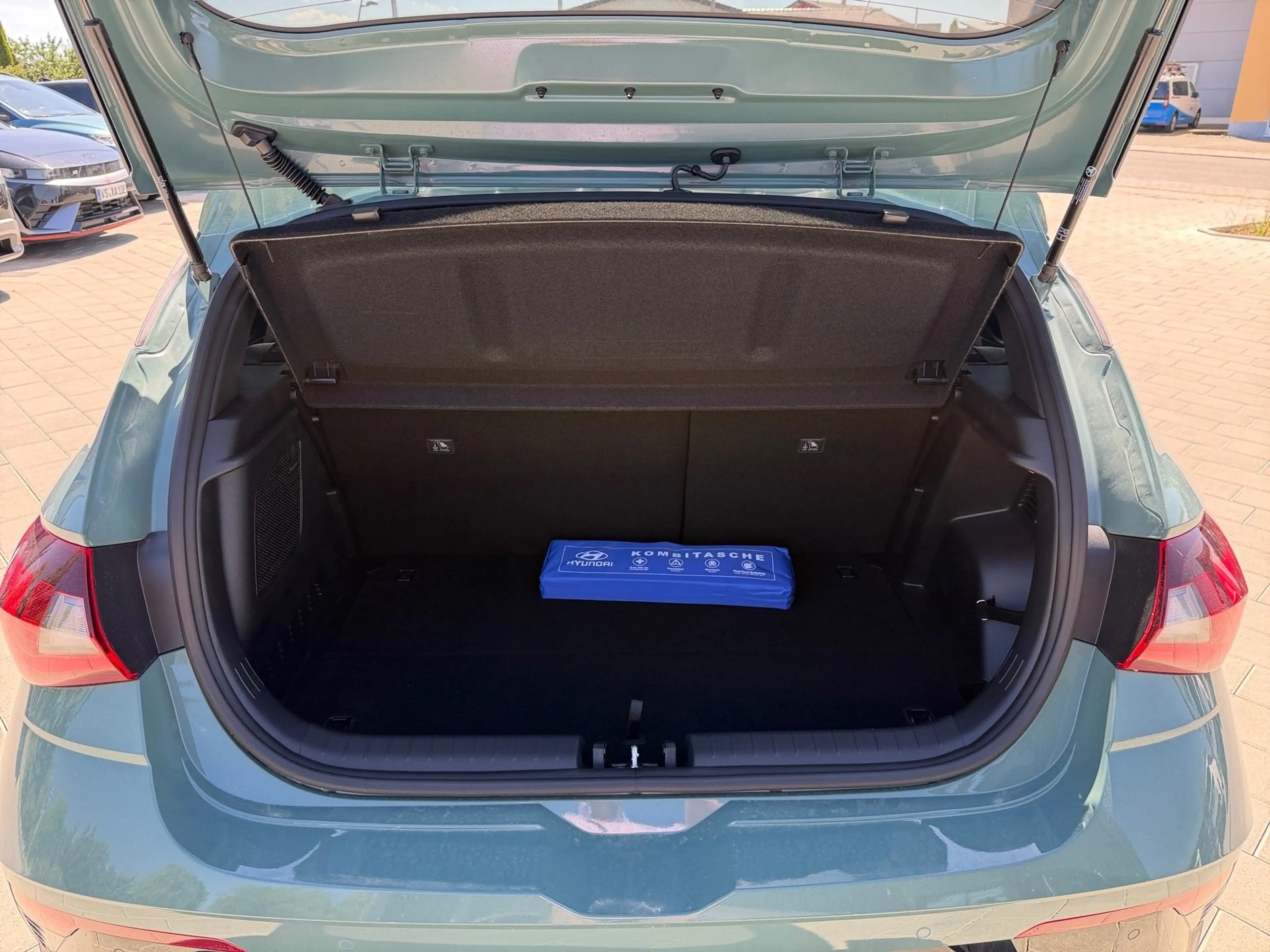 Hyundai i20 FL (MY26+ICC) 1.0L Blackline SHZ LHZ — photo 12