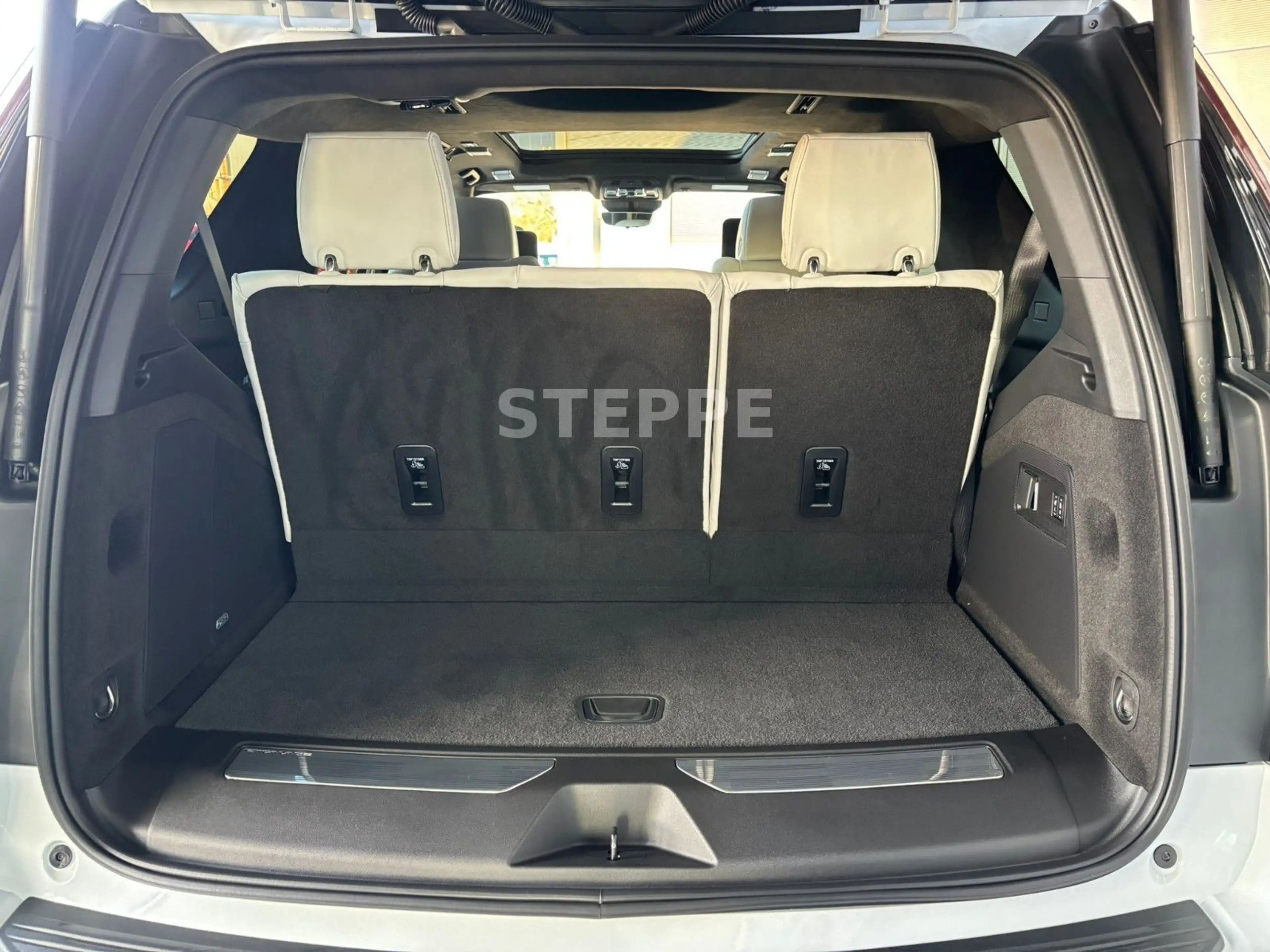 Cadillac Escalade MY26 V-Series 6.2 V8 Supercharged AWD — photo 7