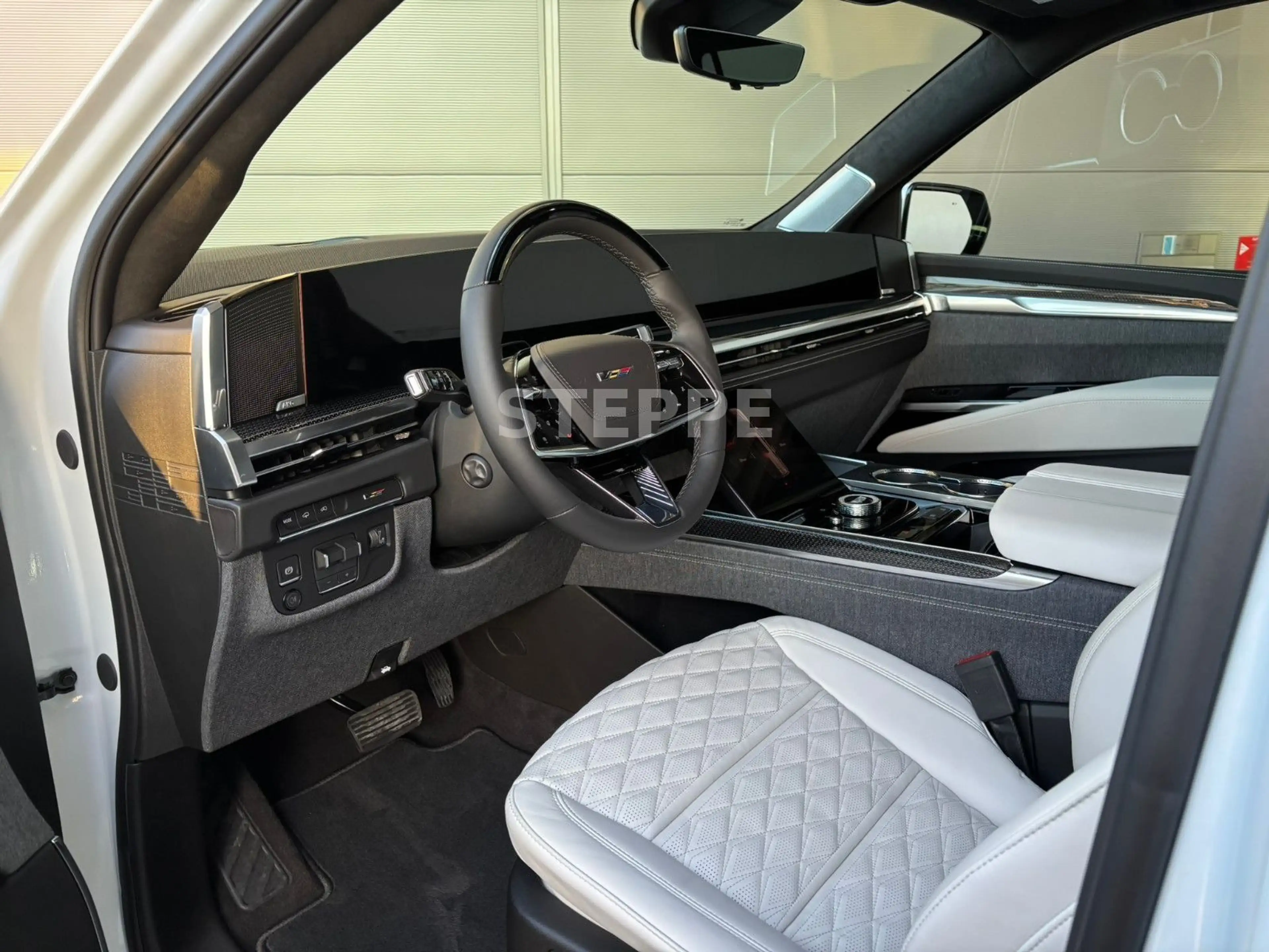 Cadillac Escalade MY26 V-Series 6.2 V8 Supercharged AWD — photo 9