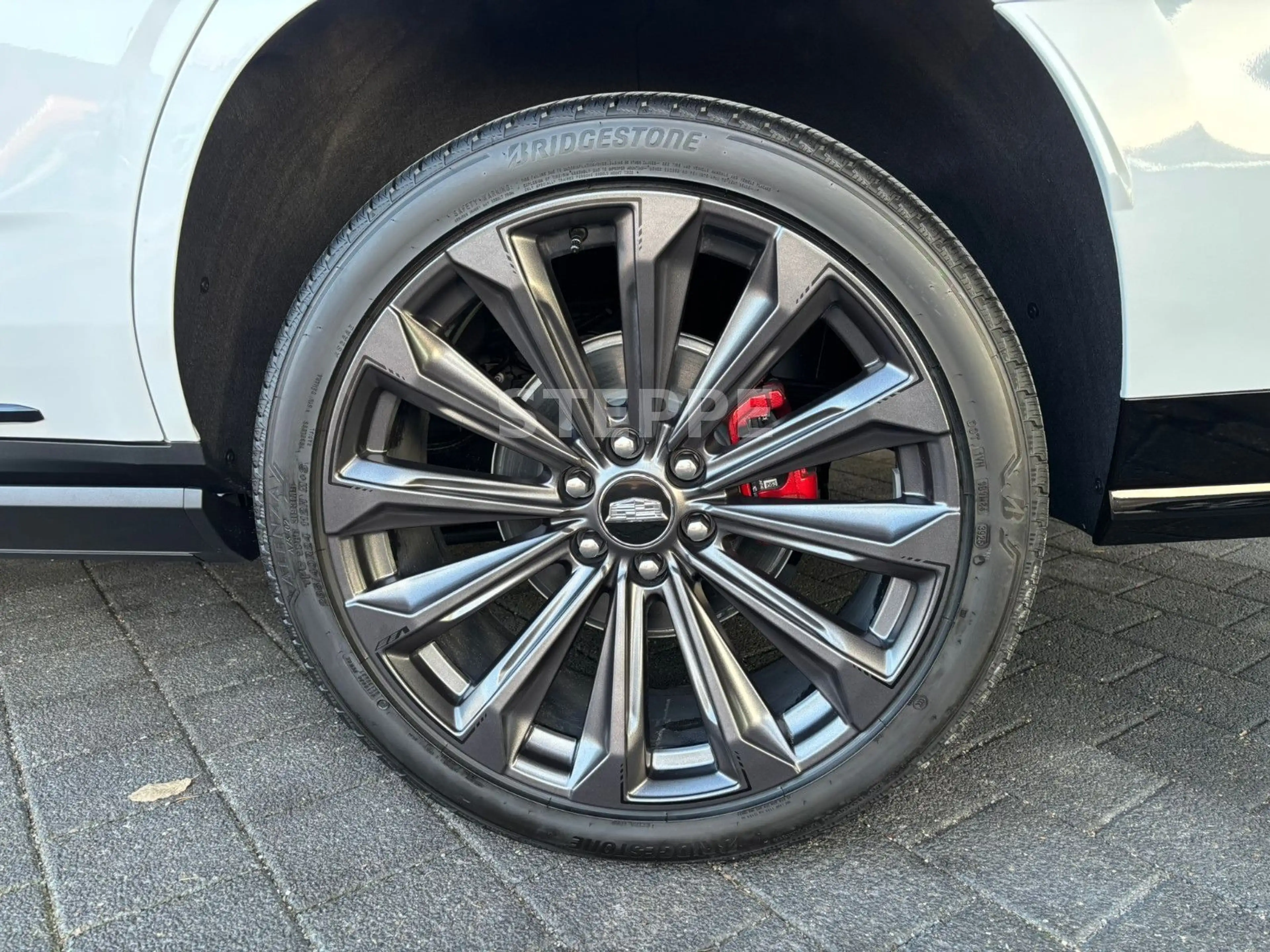 Cadillac Escalade MY26 V-Series 6.2 V8 Supercharged AWD — photo 6