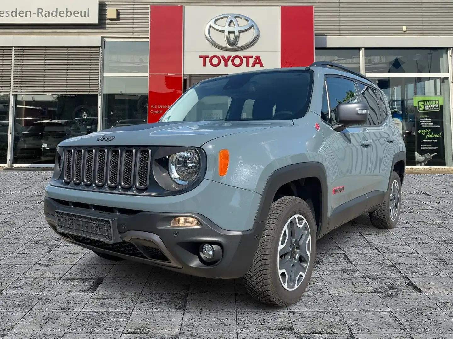 Jeep Renegade 2.0 MultiJet Trailhawk Navi*DAB*SHZ Сірий - 2