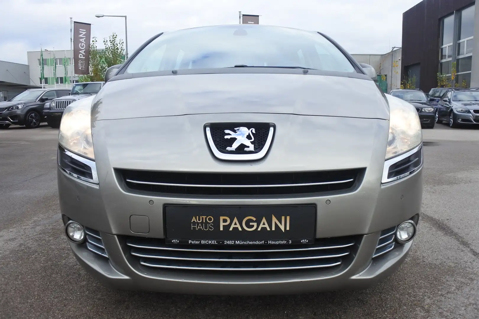 Peugeot 5008 1,6 e-HDi 115 FAP Automatik/7SITZE/PICKERL NEU Argent - 2