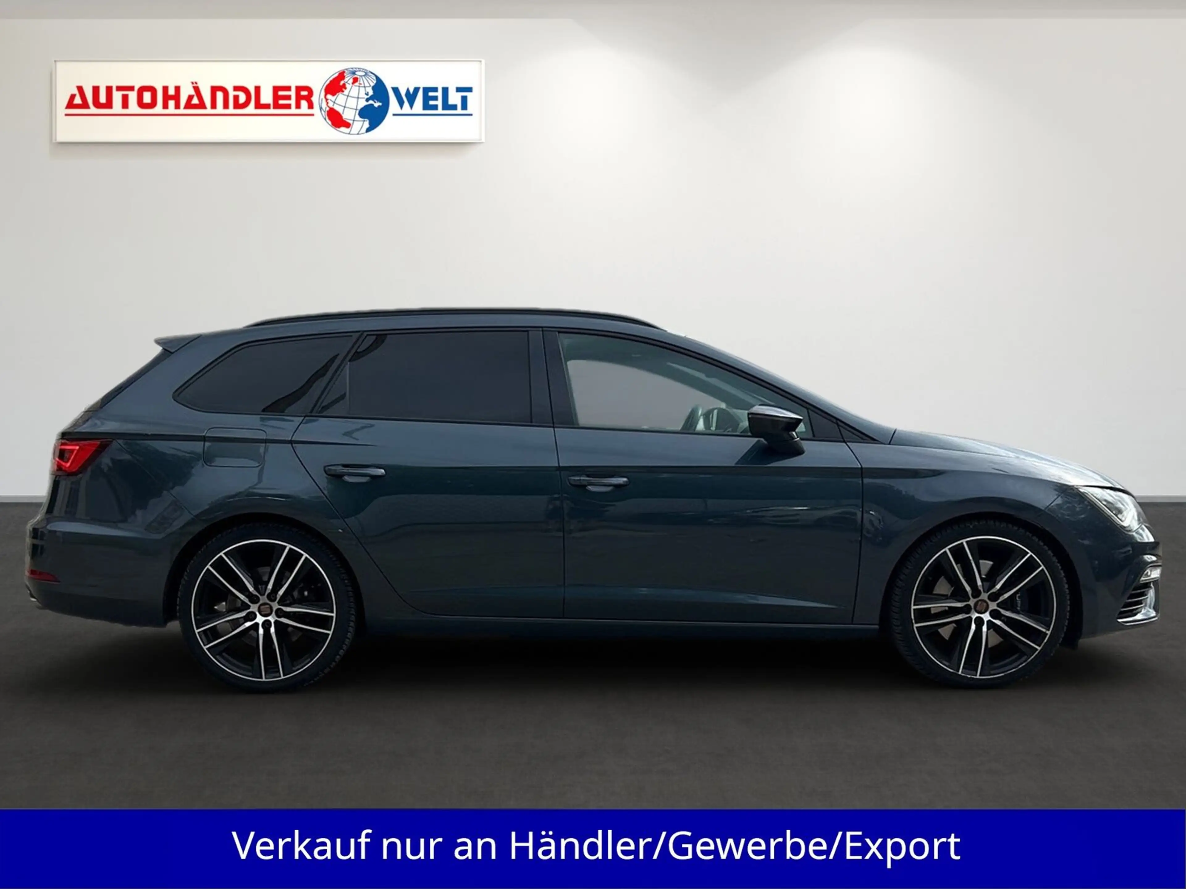 SEAT Leon ST 2.0 Cupra 300 4Drive DSG LED Leder Pano — photo 4
