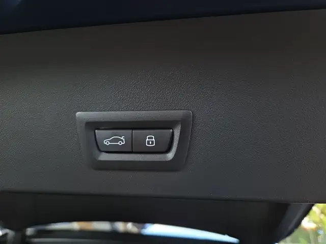 BMW X3 view 12