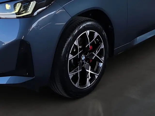 BMW X3 view 10