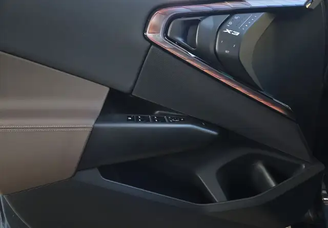 BMW X3 view 14