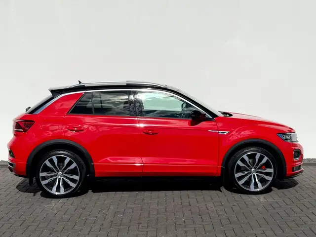 Volkswagen T-Roc view 4