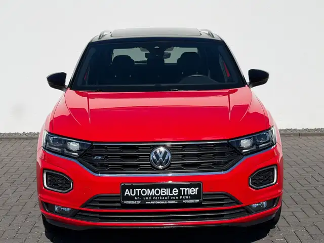 Volkswagen T-Roc view 2