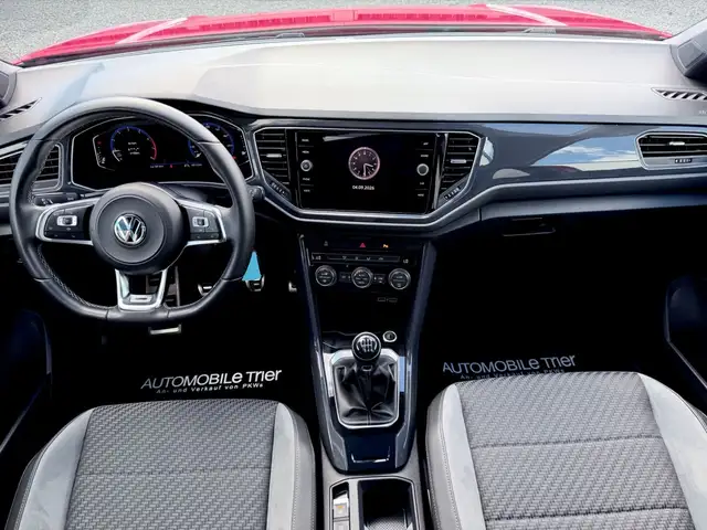Volkswagen T-Roc view 12