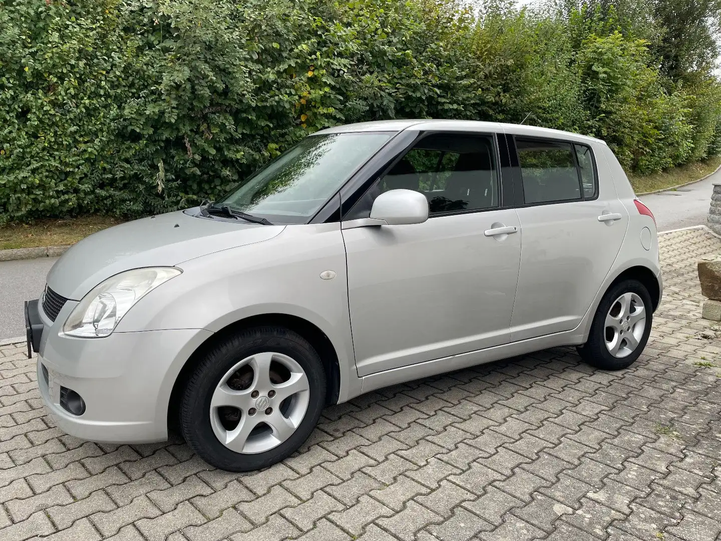 Suzuki Swift 4x4 Snow Sitzheizung Tüv 04/2026 Silber - 2
