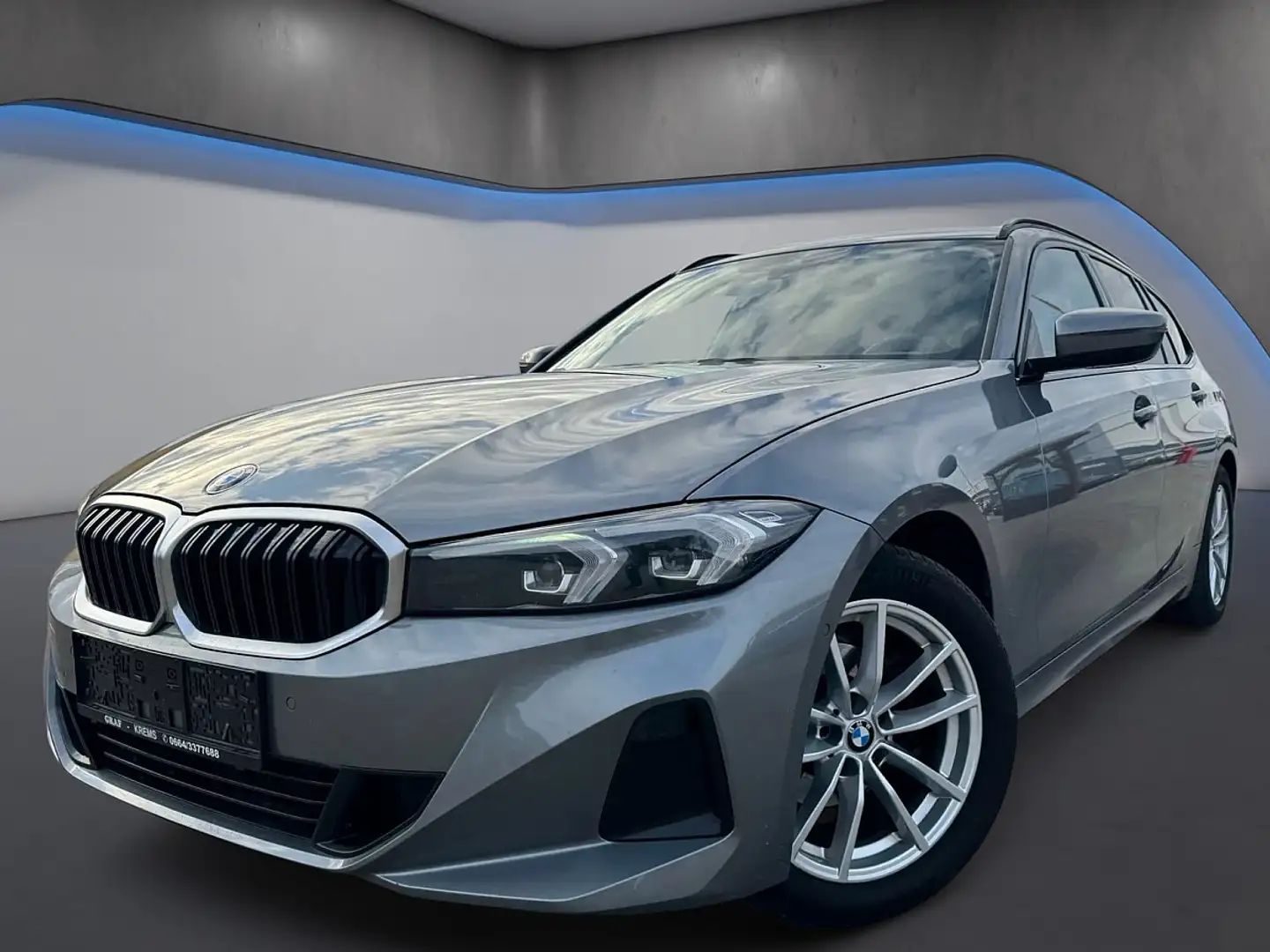 BMW 318 d Touring Aut. *VIRTUAL*AHK*Kamera*HifiSound*LED* Grau - 1