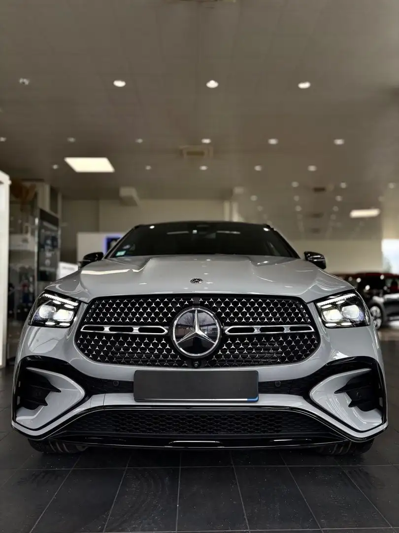 Mercedes-Benz E 60 AMG 400 e 4MATIC AMG Line - 1er Main - 381CH Grau - 2