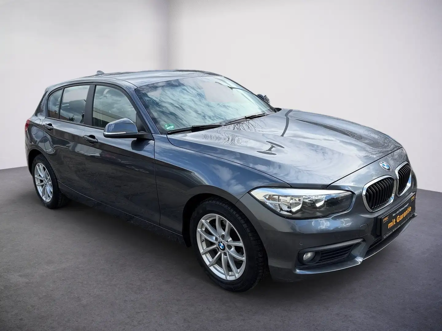 BMW 116 116 i Advantage Grau - 1