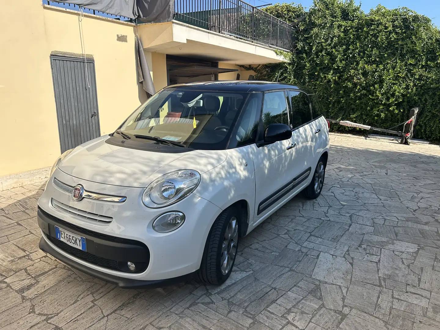 Fiat 500L Living 1.6 mjt Lounge 105cv - 1