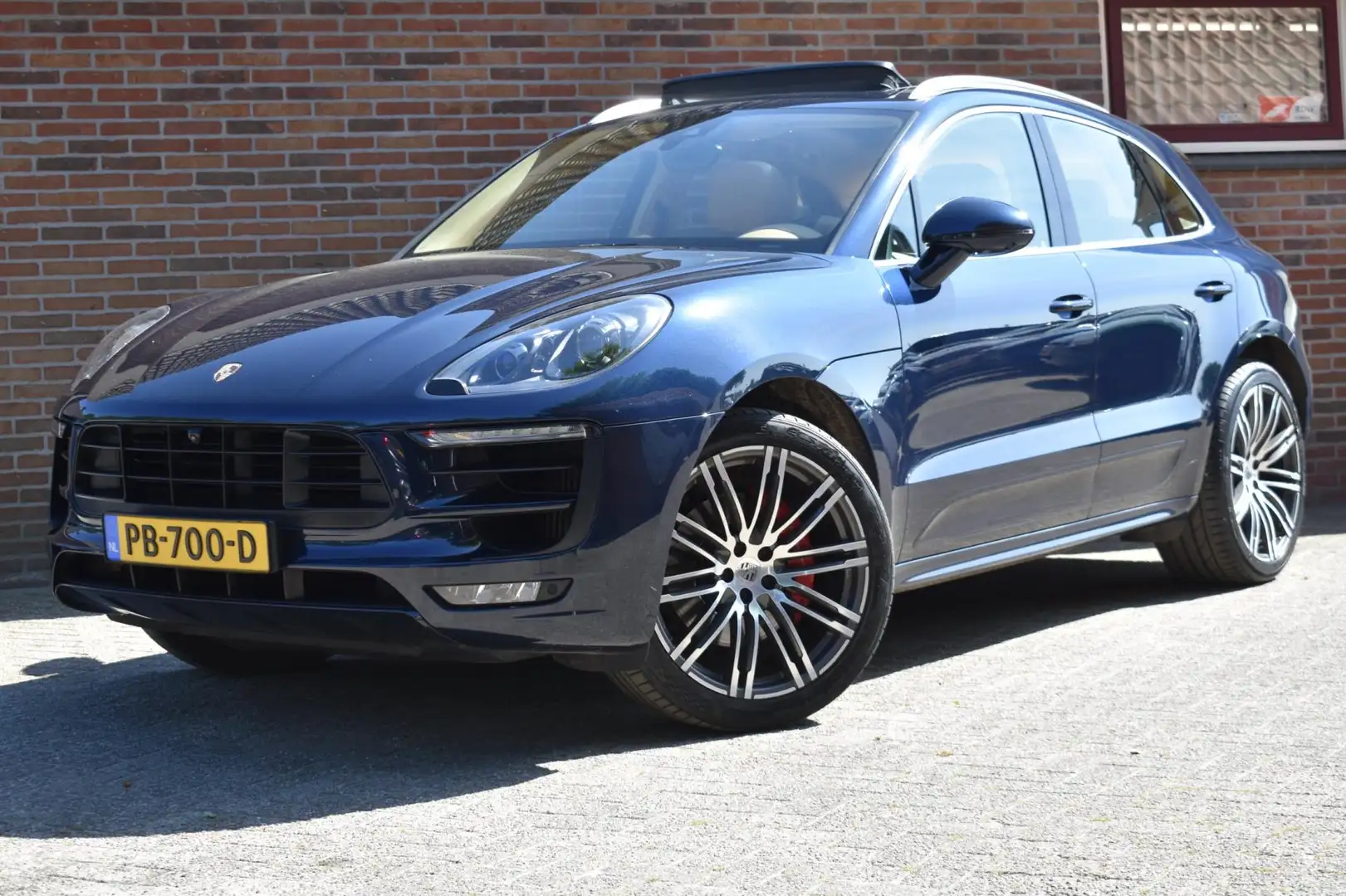 Porsche Macan 3.0 GTS '17 Pano LED Leder Sport Chrono Navi Cruis Blauw - 1