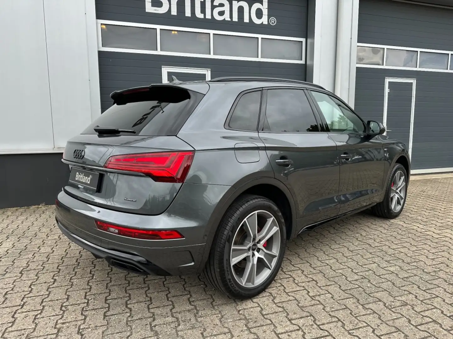 Audi Q5 55 TFSI e Quattro Competition S-Line 2025 *Pano *A Gris - 2