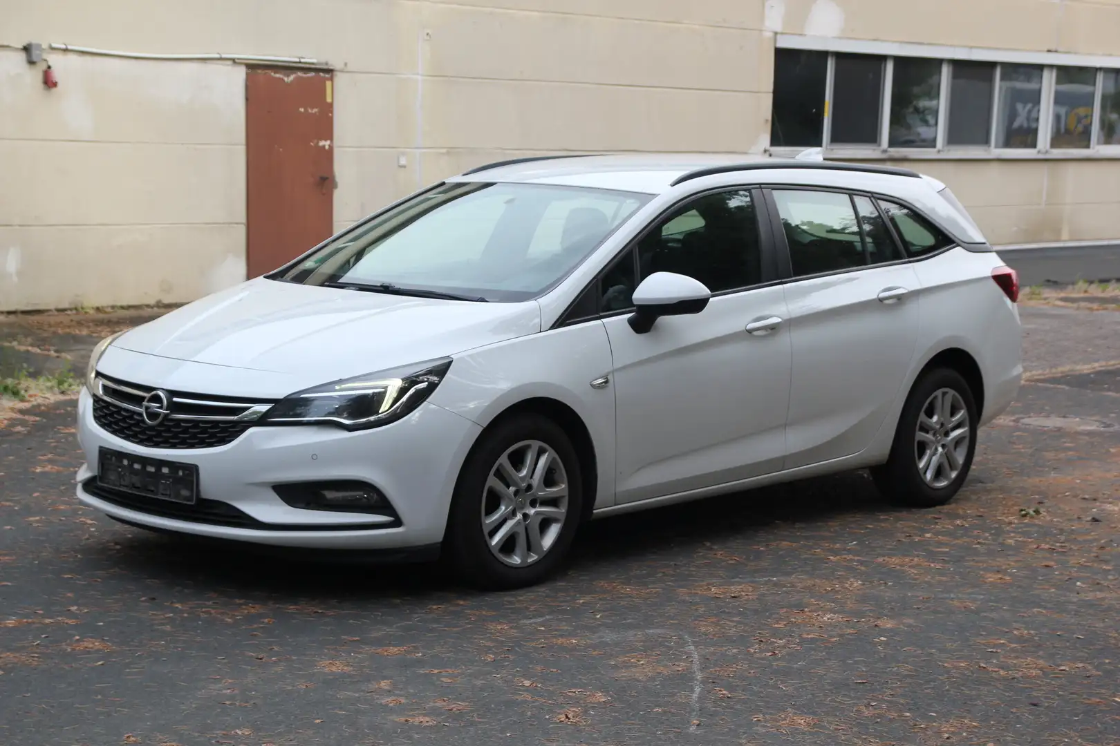 Opel Astra 1.6 CDTI Business, Navi, 1.Hand Weiß - 1