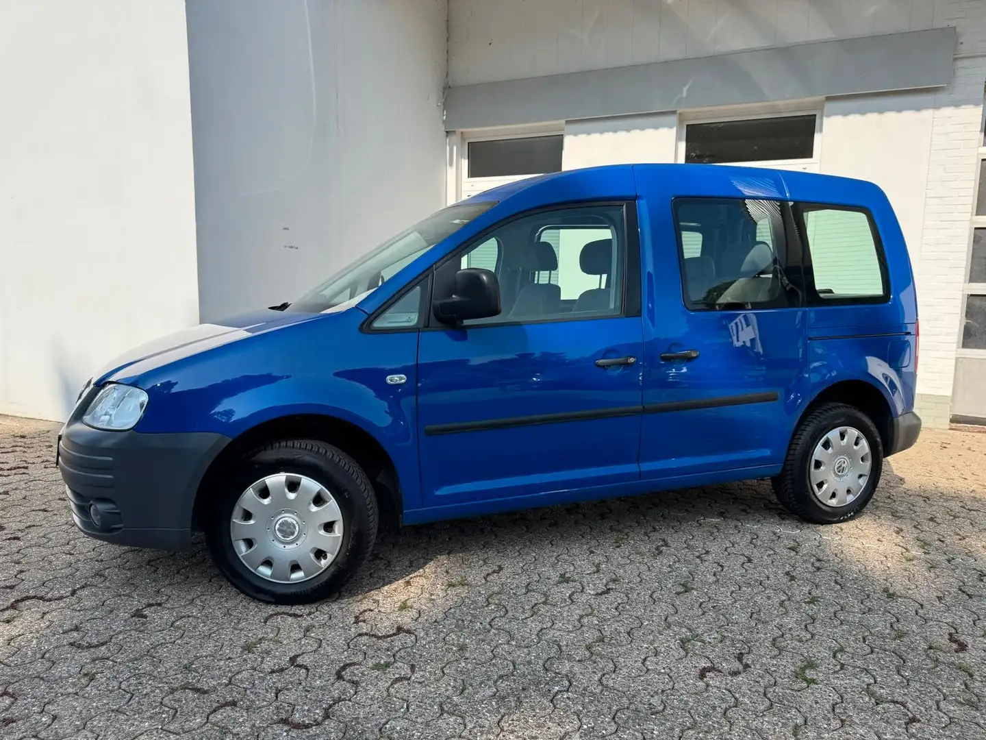 Volkswagen Caddy 1.6 Life "Fan Caddy" Klima AHK 2.Hand Blau - 2