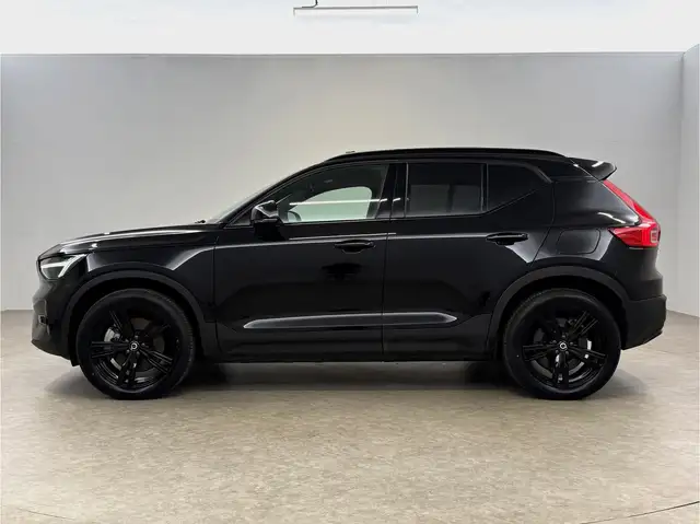 Volvo XC40 view 13