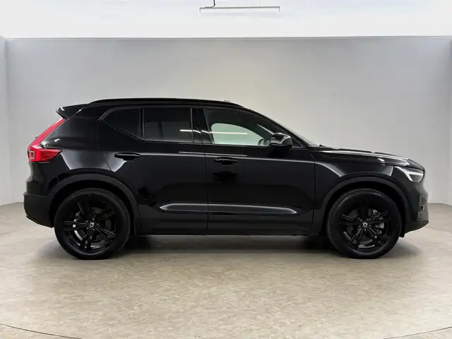 Volvo XC40 view 12