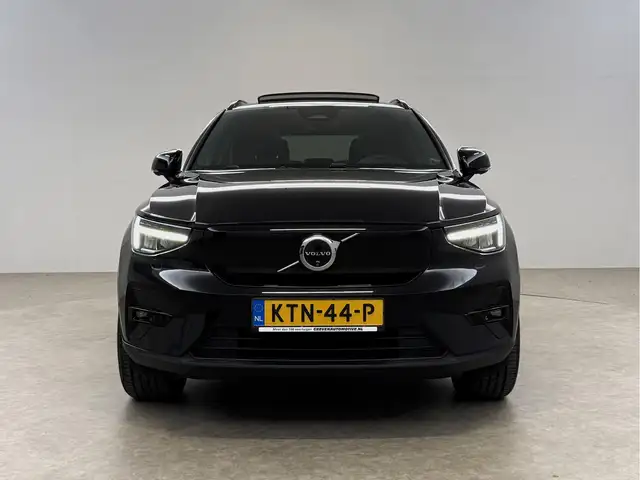 Volvo XC40 view 10