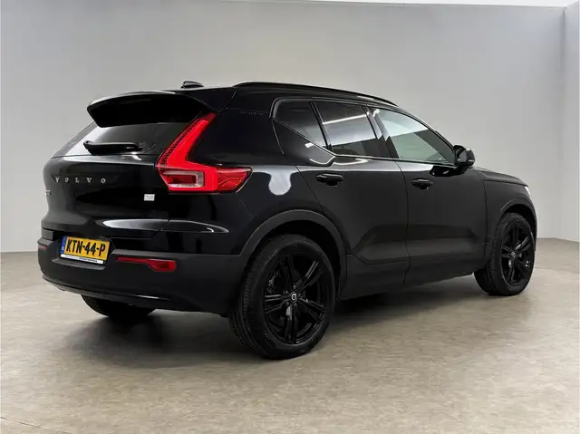 Volvo XC40 view 14
