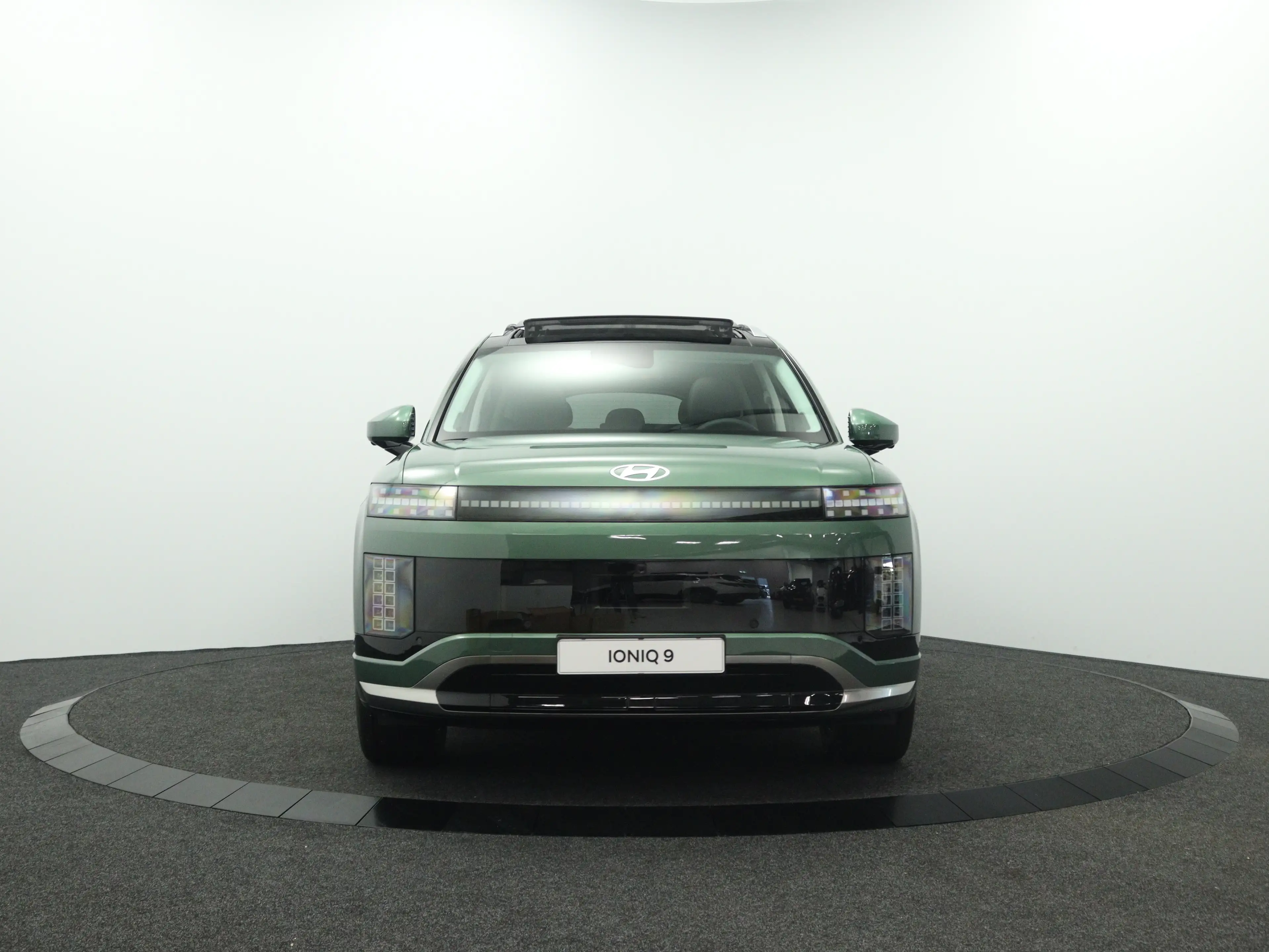 Hyundai IONIQ 9 Electric 110.3 kWh AWD+ Lounge (Ionosphere Green P — photo 13