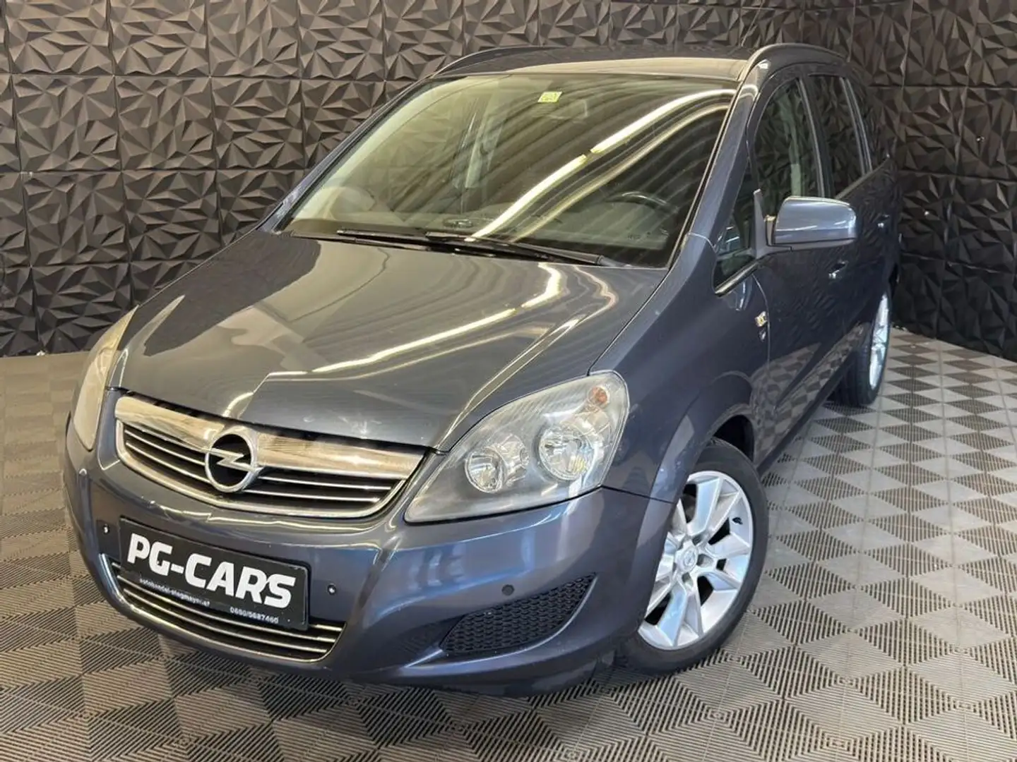 Opel Zafira 1.9 CDTI Edition 111 Jahre DPF Grau - 1