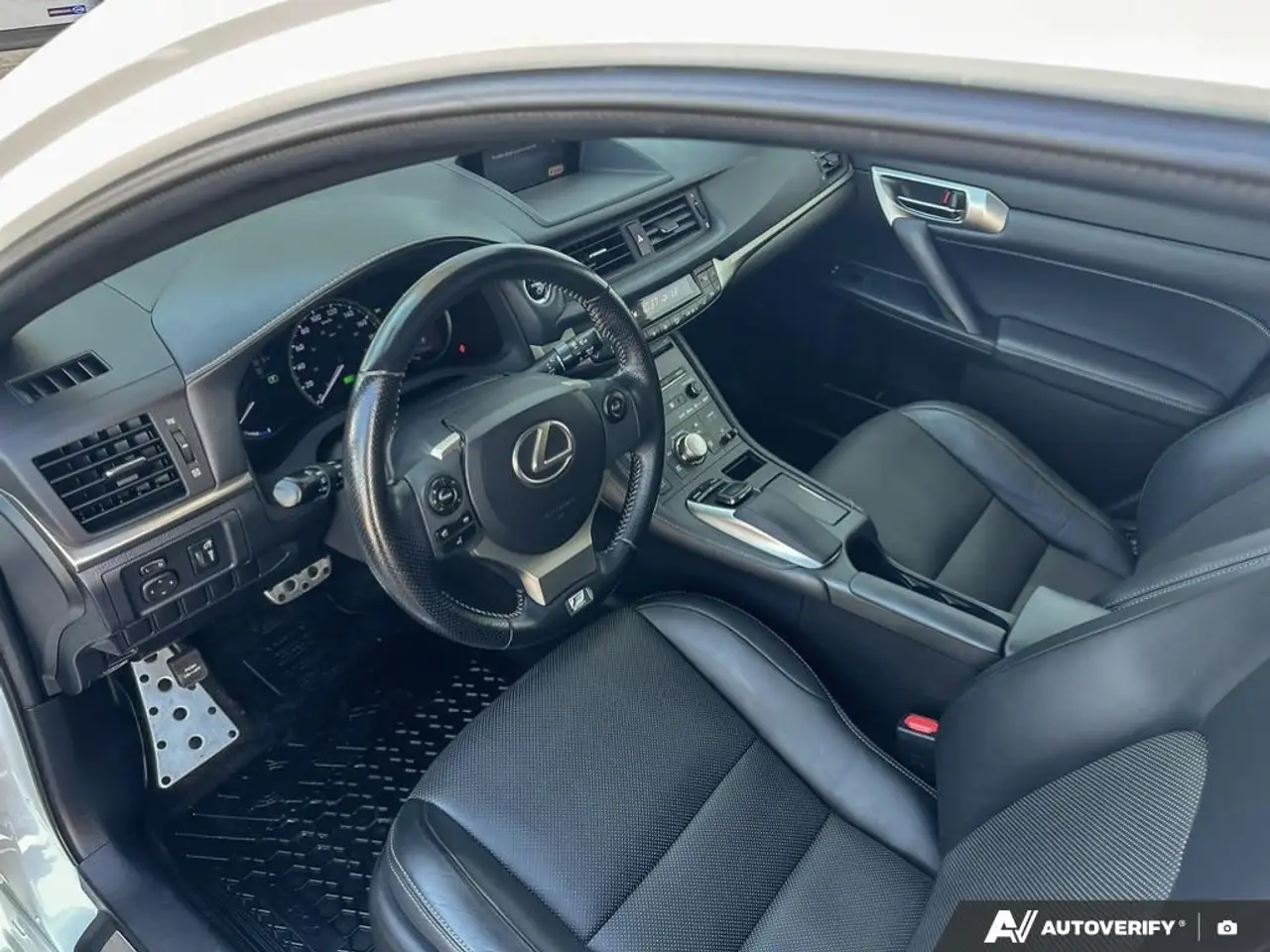Lexus CT photo Lexus CT