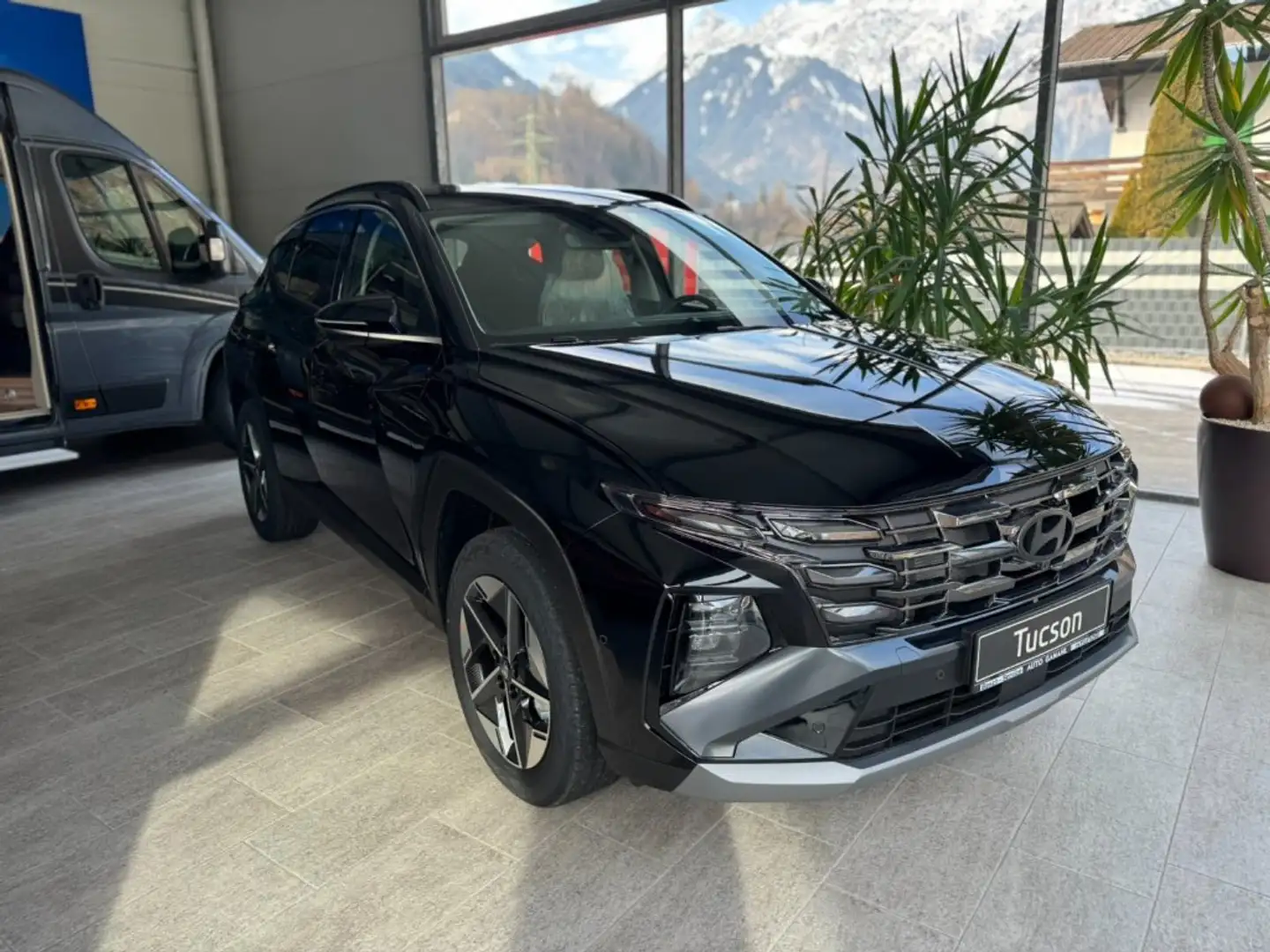 Hyundai TUCSON NX4 GO Plus 1,6 T-GDi PHEV 4WD AT t5pu1-PP1 Schwarz - 2