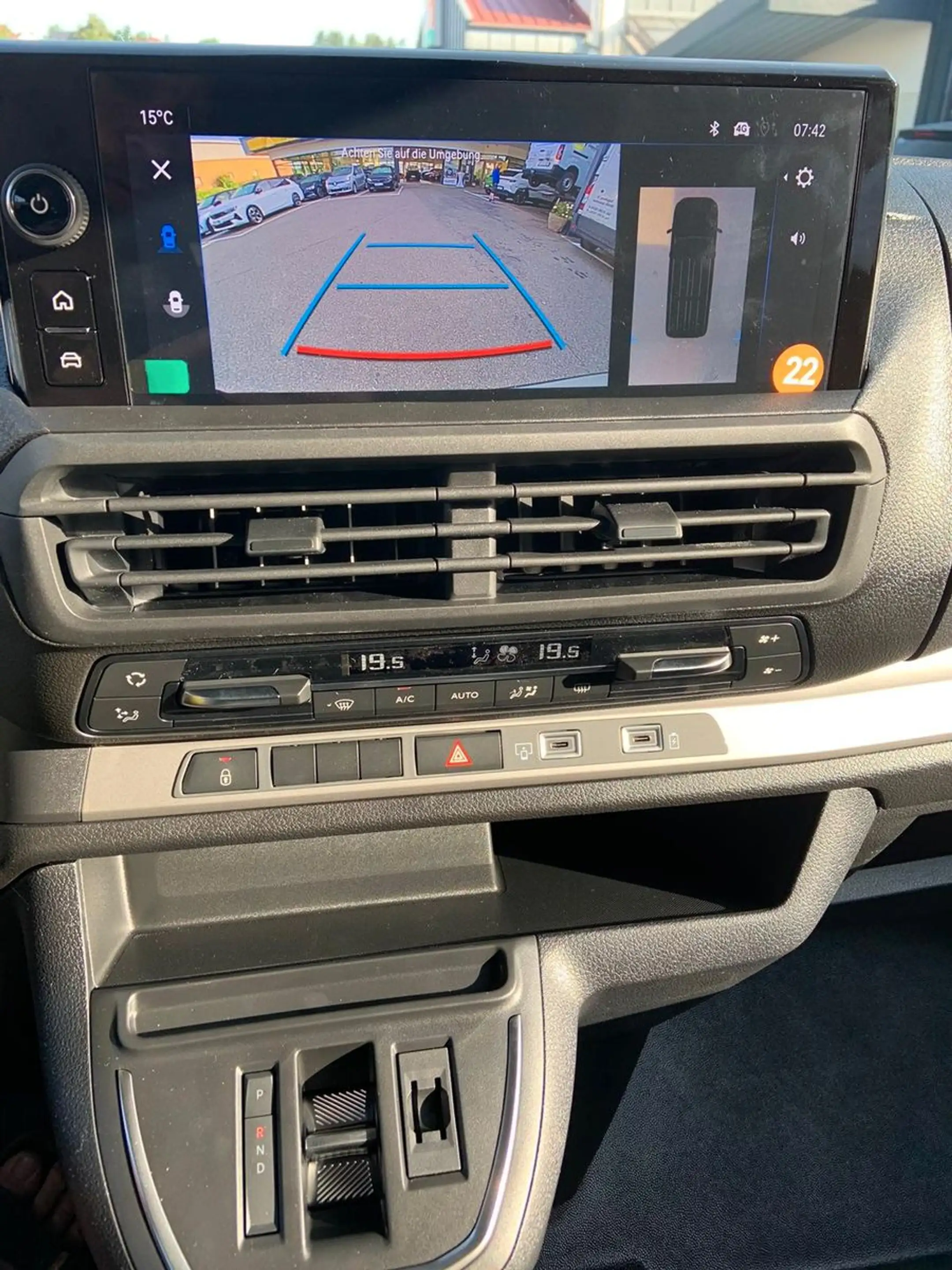 Opel Vivaro Kombi XL 9 Sitze Voll Garantie bis 03.28 — photo 15