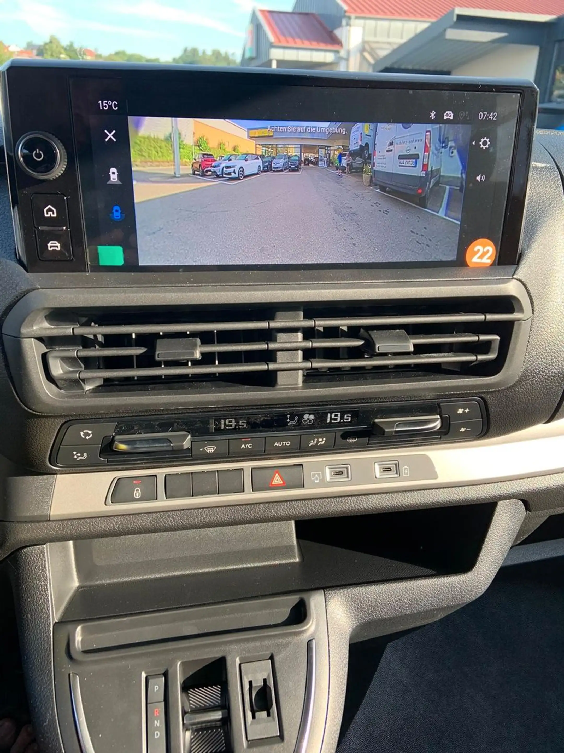 Opel Vivaro Kombi XL 9 Sitze Voll Garantie bis 03.28 — photo 14