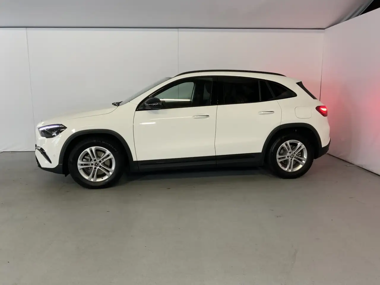 Mercedes-Benz GLA 180 GLA 180 Progressive Night AHK 360°Kam Totwinkel 3