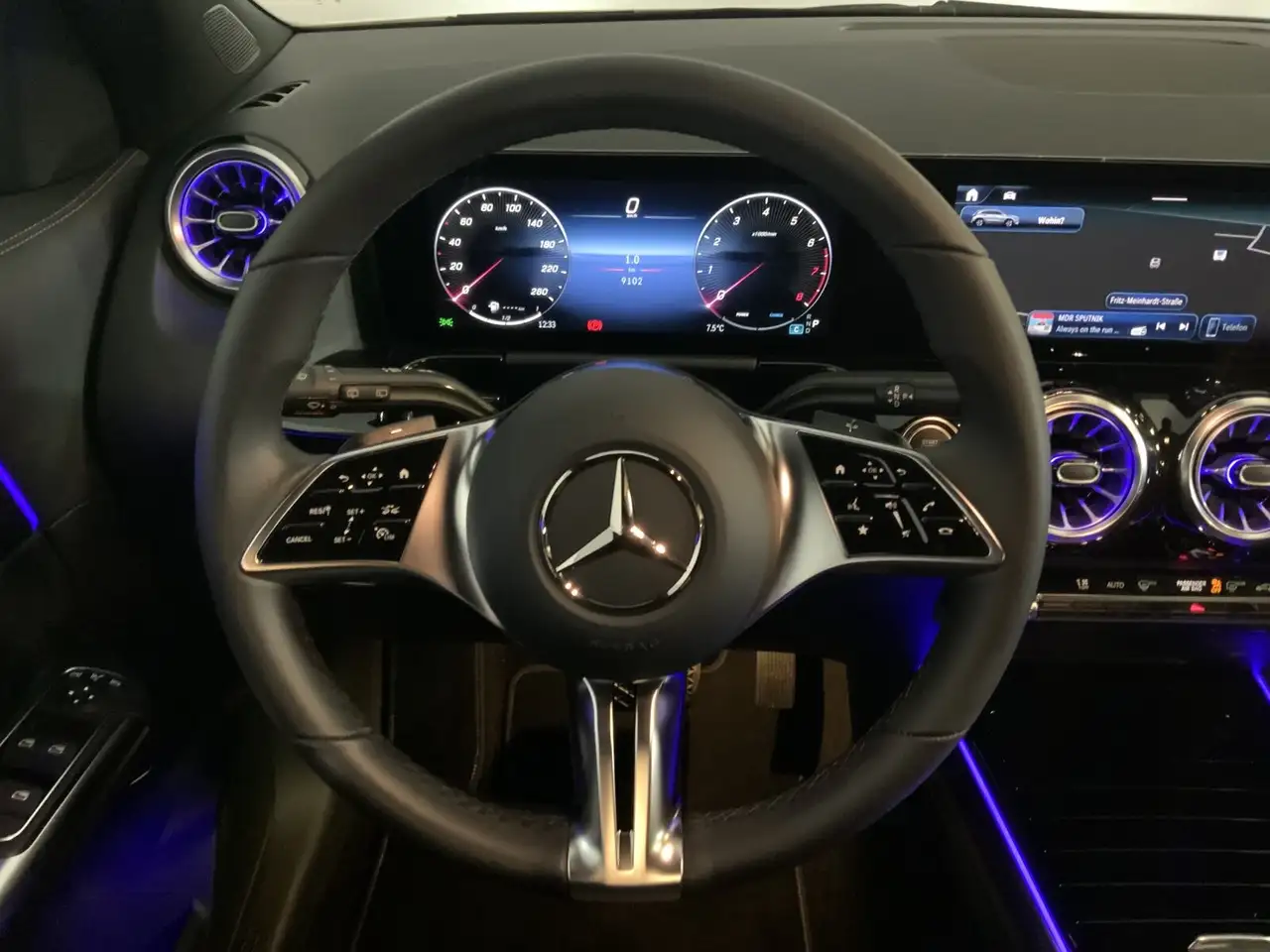 Mercedes-Benz GLA 180 GLA 180 Progressive Night AHK 360°Kam Totwinkel 10