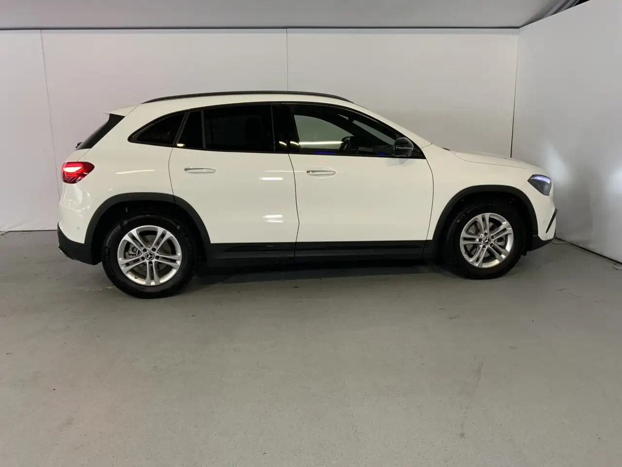 Mercedes-Benz GLA 180 GLA 180 Progressive Night AHK 360°Kam Totwinkel 4