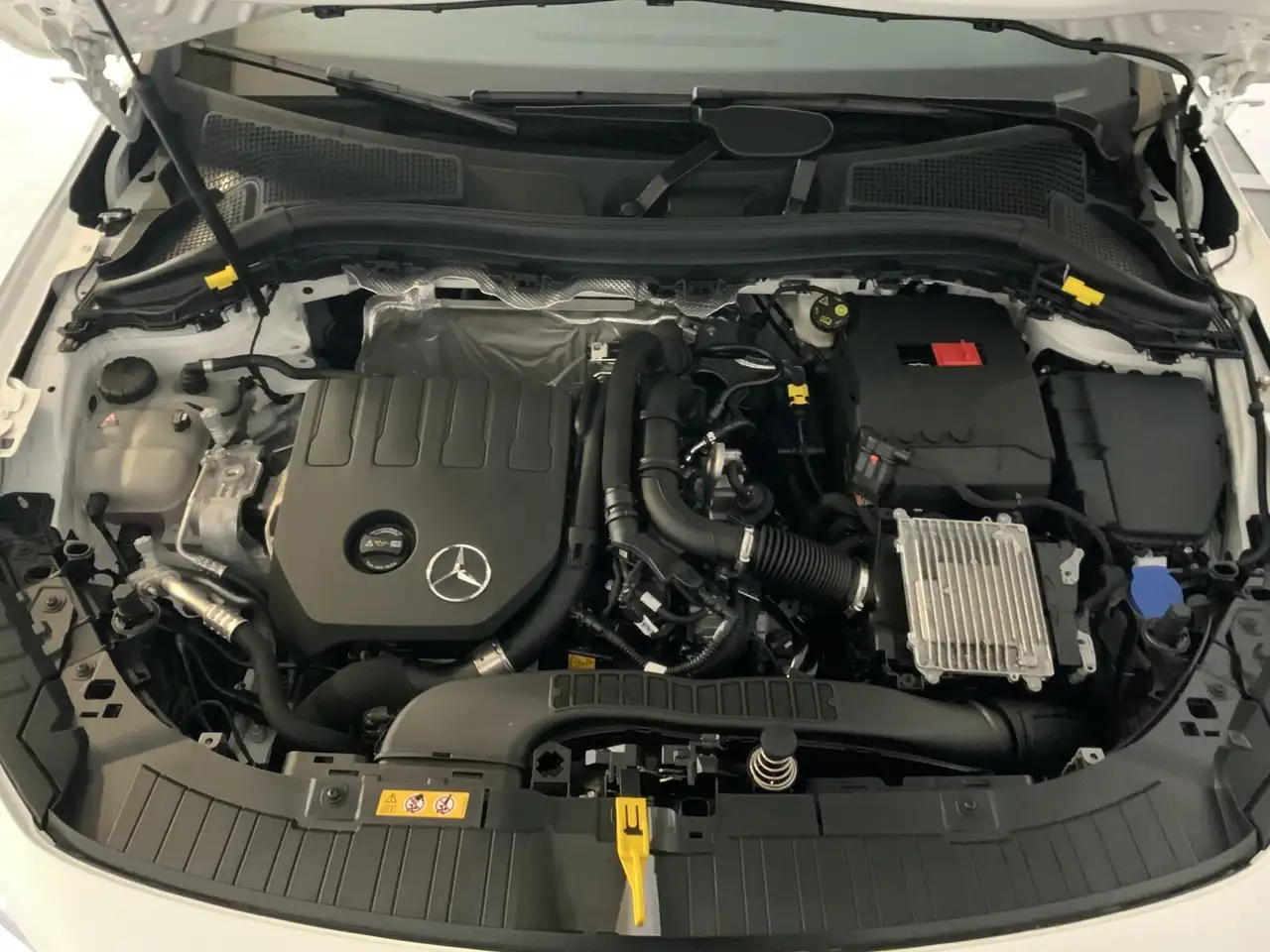 Mercedes-Benz GLA 180 GLA 180 Progressive Night AHK 360°Kam Totwinkel 13