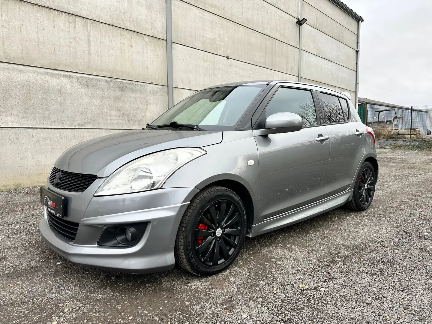 Suzuki Swift 1.3 DDiS SPORT Gris - 2