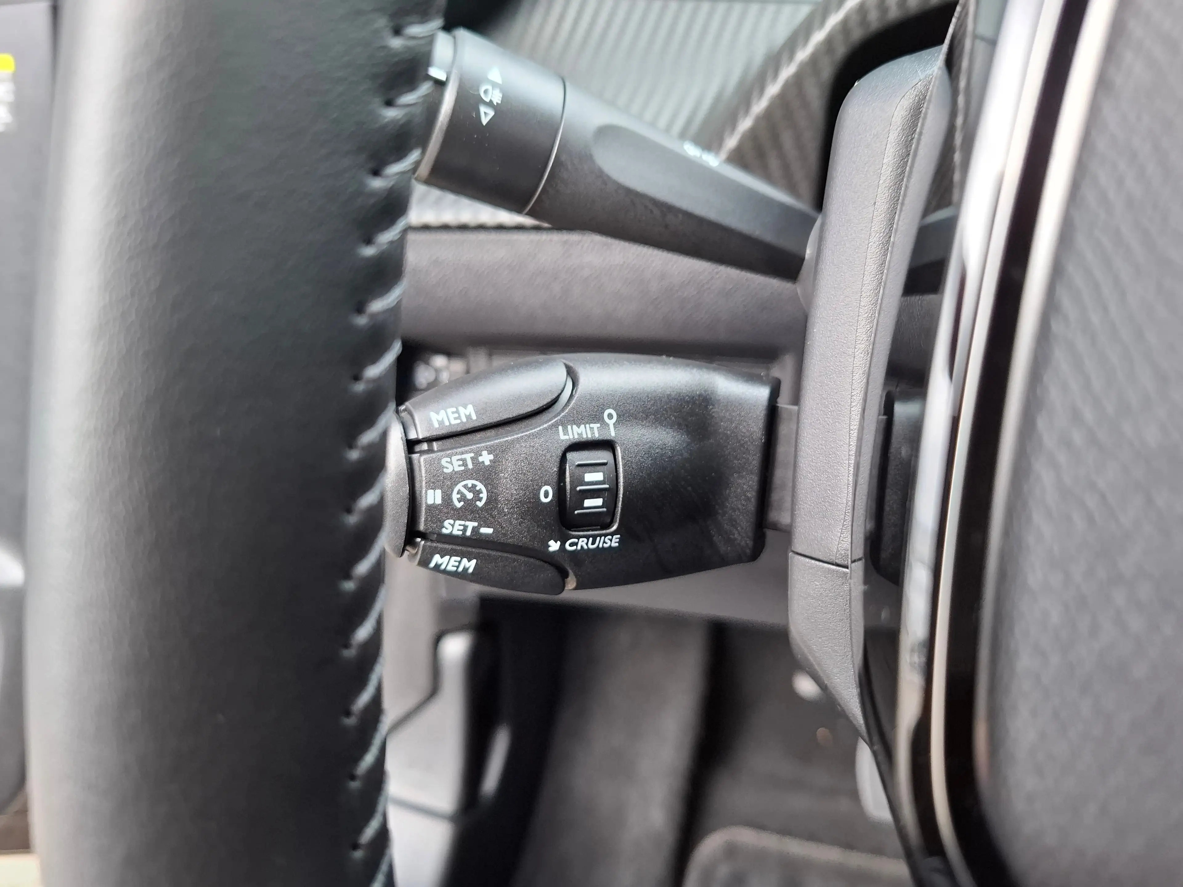 Peugeot 208 ALLURE Hybrid 110 e-DCS6 | 8 JAAR GARANTIE | CAMER — photo 12