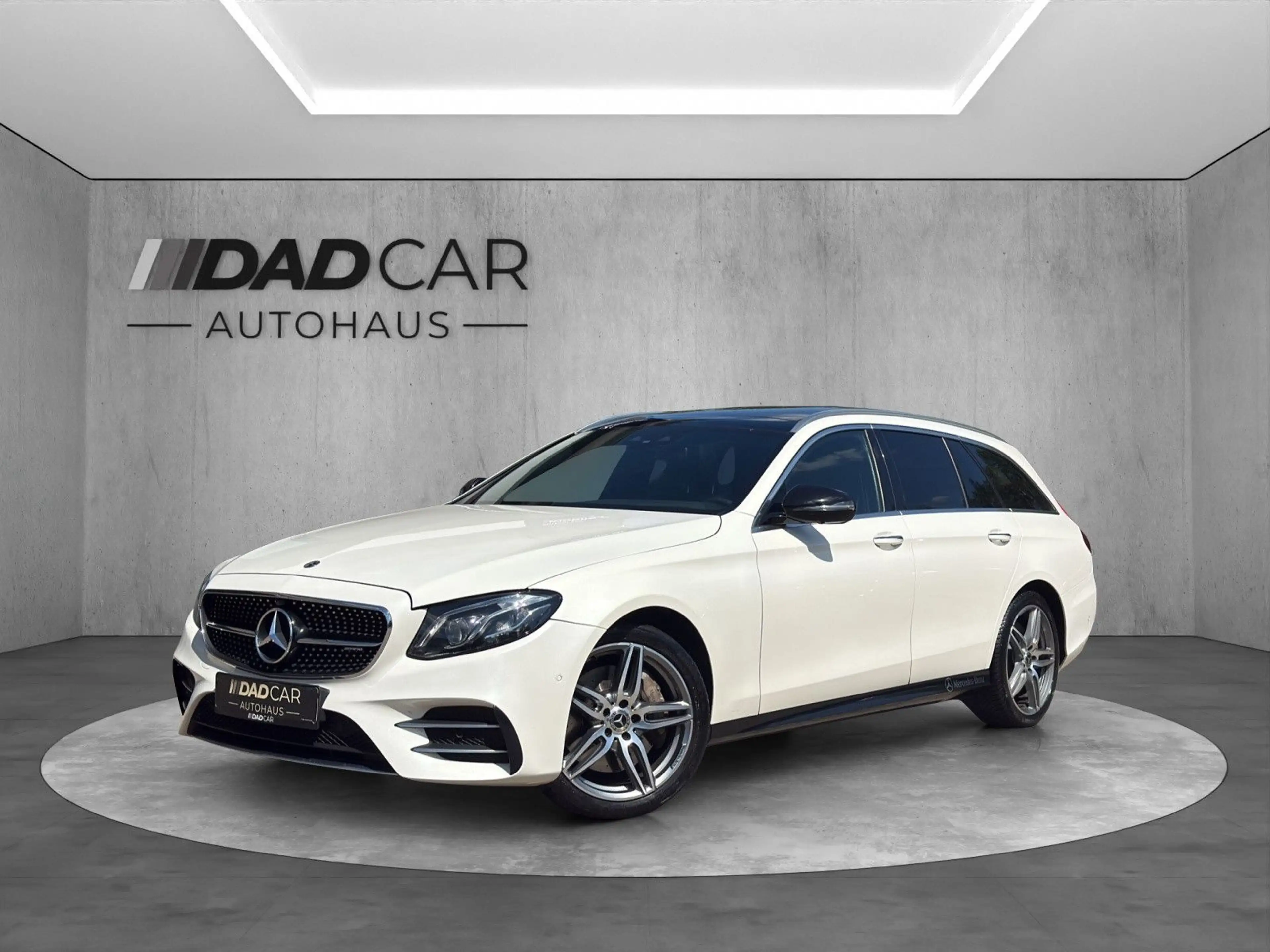 Mercedes-Benz E 400 4Matic AMG *MULTIBEAM*PANO*360°*